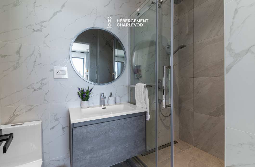 ALT-49 - Villa contemporaine offrant les splendeurs du St-Laurent!
